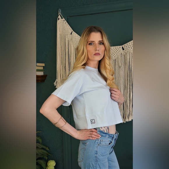 NWT Cropped Blue Organic Cotton T-Shirt - Picture 2 of 4